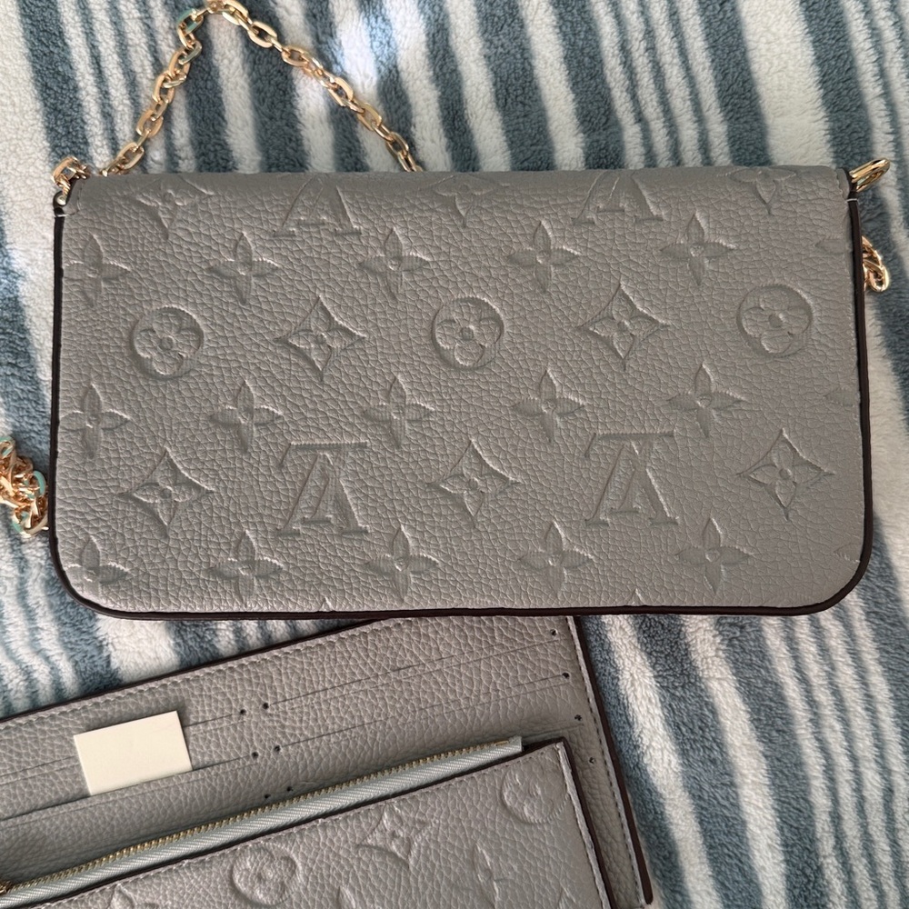 Louis Vuitton Crossbody bag - Picture 3 of 5